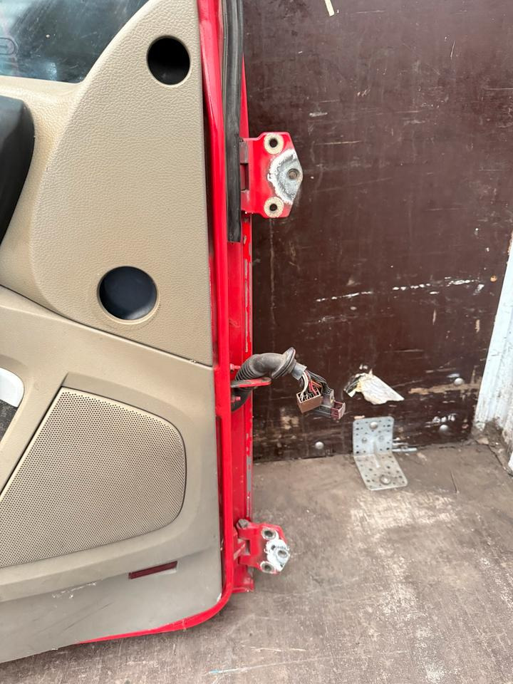DAF XF 105,460 Fahrertür Rot Spiegel Innenverkleidung LN 47 - Vrata i delovi za Kamion: slika 3 DAF XF 105,460 Fahrertür Rot Spiegel Innenverkleidung LN 47 - Vrata i delovi za Kamion: slika 3