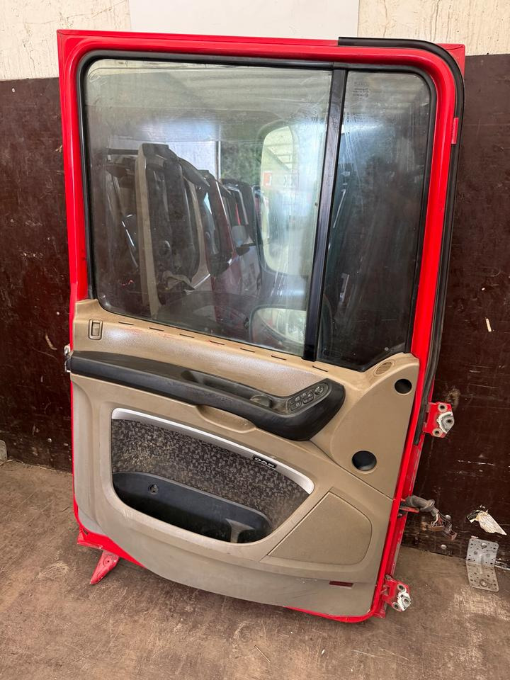 DAF XF 105,460 Fahrertür Rot Spiegel Innenverkleidung LN 47 - Vrata i delovi za Kamion: slika 2 DAF XF 105,460 Fahrertür Rot Spiegel Innenverkleidung LN 47 - Vrata i delovi za Kamion: slika 2
