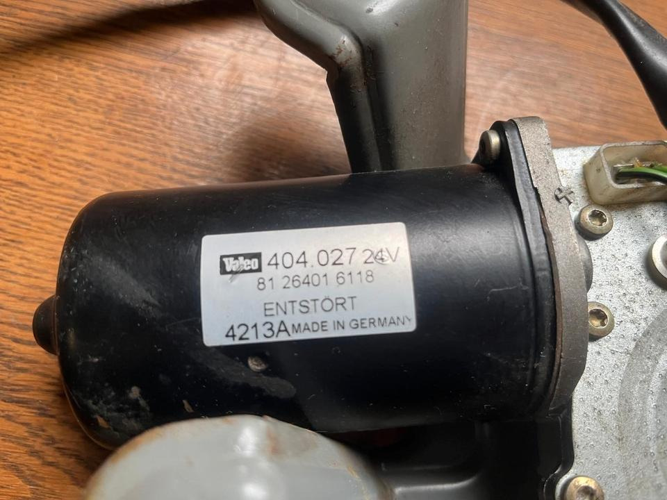 MAN Scheibenwischermotor Valeo 404.027 24V 81264016118 - Brisač za Kamion: slika 2 MAN Scheibenwischermotor Valeo 404.027 24V 81264016118 - Brisač za Kamion: slika 2