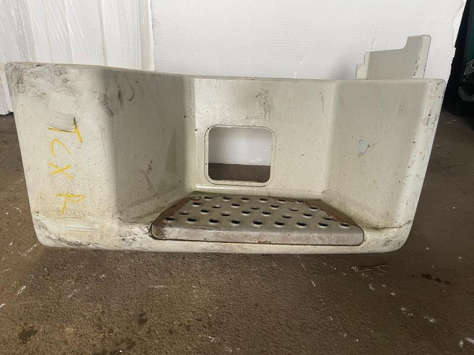 MAN TGX Einstieg Unten Rechts 81615100976 - Prag za Kamion: slika 1 MAN TGX Einstieg Unten Rechts 81615100976 - Prag za Kamion: slika 1