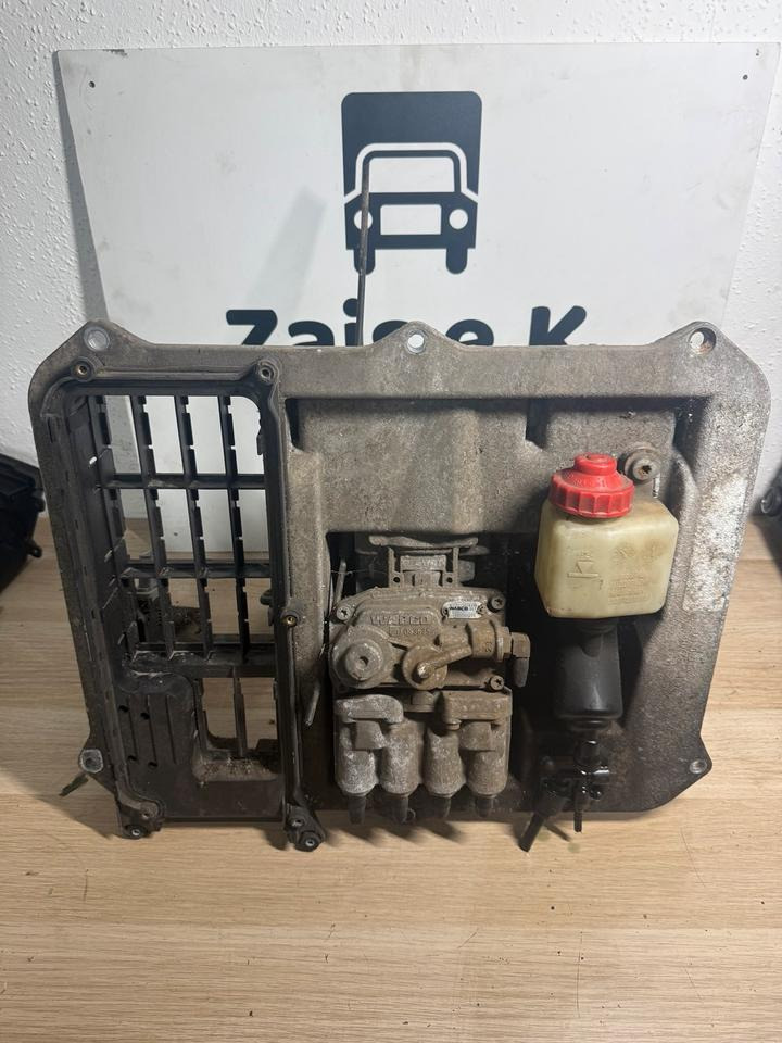 MAN WABCO Fußbremsventil 4800200070 81.52130-6295 - Delovi kočnica za Kamion: slika 1 MAN WABCO Fußbremsventil 4800200070 81.52130-6295 - Delovi kočnica za Kamion: slika 1