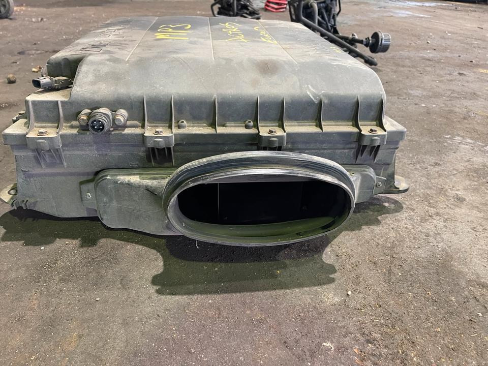 MERCEDES ACTROS MP3 Luftfilter Luftfilterkasten - Filter za vazduh za Kamion: slika 2 MERCEDES ACTROS MP3 Luftfilter Luftfilterkasten - Filter za vazduh za Kamion: slika 2