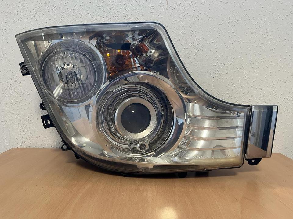 Mercedes Actros Bi Xenon Scheinwerfer Vorne Rechts A9608200739 - Prednja svetla za Kamion: slika 1 Mercedes Actros Bi Xenon Scheinwerfer Vorne Rechts A9608200739 - Prednja svetla za Kamion: slika 1