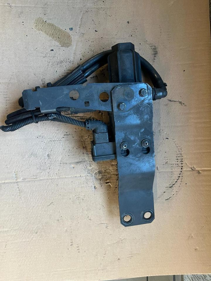 Mercedes Actros MP4 AdBlue Pumpe A0001403978 - Pumpa za gorivo za Kamion: slika 4 Mercedes Actros MP4 AdBlue Pumpe A0001403978 - Pumpa za gorivo za Kamion: slika 4