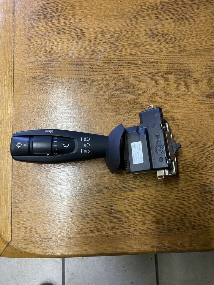 Mercedes Actros MP4 Lenkstockhalter Blinkerhebel Schalter - Kabina i enterijer za Kamion: slika 1 Mercedes Actros MP4 Lenkstockhalter Blinkerhebel Schalter - Kabina i enterijer za Kamion: slika 1