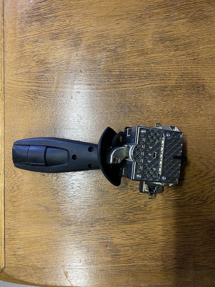 Mercedes Actros MP4 Lenkstockhalter Blinkerhebel Schalter - Kabina i enterijer za Kamion: slika 4 Mercedes Actros MP4 Lenkstockhalter Blinkerhebel Schalter - Kabina i enterijer za Kamion: slika 4