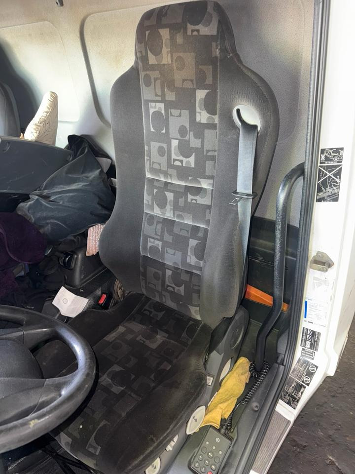 Mercedes Atego 3 Fahrersitz - Sedište za Kamion: slika 1 Mercedes Atego 3 Fahrersitz - Sedište za Kamion: slika 1