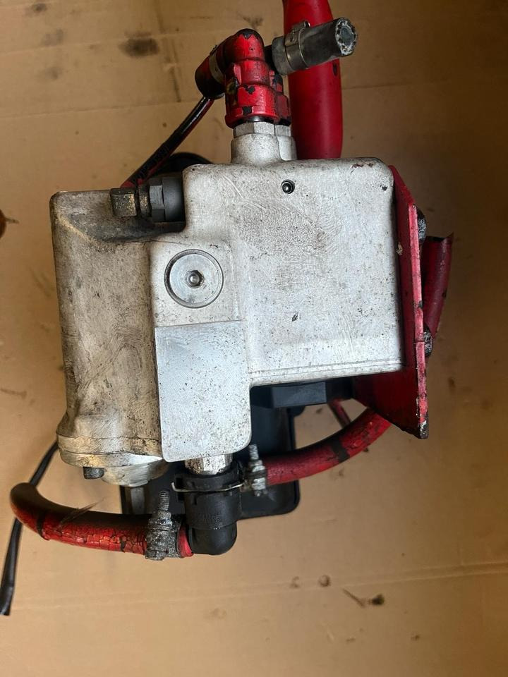 Mercedes-Benz Actros Atego EU4 EU5 AdBlue Pumpe A0001401578 - Pumpa za gorivo za Kamion: slika 4 Mercedes-Benz Actros Atego EU4 EU5 AdBlue Pumpe A0001401578 - Pumpa za gorivo za Kamion: slika 4