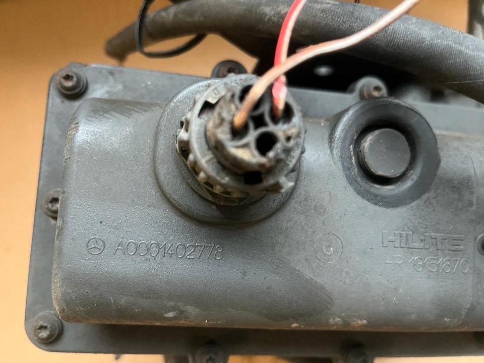 Mercedes-Benz Actros Atego EU4 EU5 AdBlue Pumpe A0001402778 - Pumpa za gorivo za Kamion: slika 2 Mercedes-Benz Actros Atego EU4 EU5 AdBlue Pumpe A0001402778 - Pumpa za gorivo za Kamion: slika 2