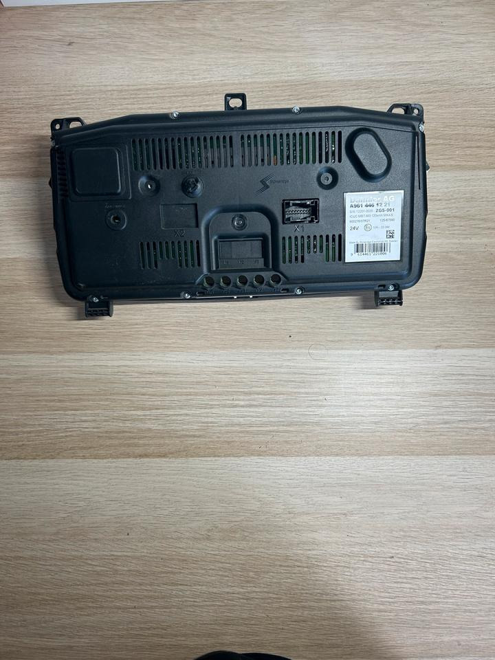 Mercedes Benz Actros MP4 Kombiinstrument/ Tacho A9614461221 - Komandna tabla za Kamion: slika 3 Mercedes Benz Actros MP4 Kombiinstrument/ Tacho A9614461221 - Komandna tabla za Kamion: slika 3