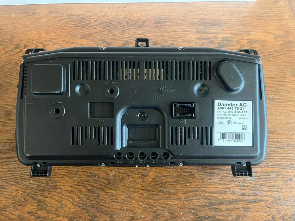 Mercedes Benz Actros MP4 Kombiinstrument / Tacho A9614467021 - Komandna tabla za Kamion: slika 4 Mercedes Benz Actros MP4 Kombiinstrument / Tacho A9614467021 - Komandna tabla za Kamion: slika 4