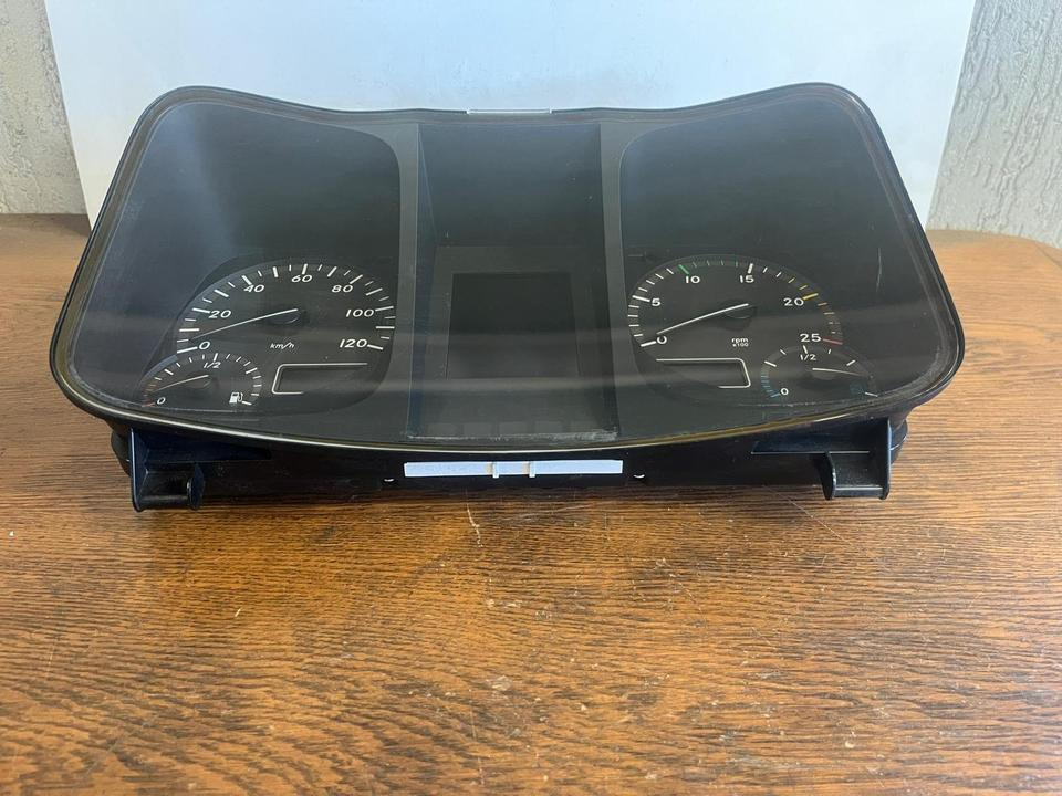 Mercedes Benz Actros MP4 Kombiinstrument / Tacho A9614467421 - Komandna tabla za Kamion: slika 5 Mercedes Benz Actros MP4 Kombiinstrument / Tacho A9614467421 - Komandna tabla za Kamion: slika 5