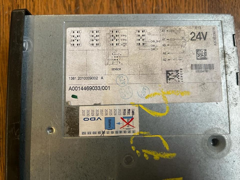 Mercedes-Benz Actros MP4 VDO Tachograph A0014469033 - Tahograf za Kamion: slika 2 Mercedes-Benz Actros MP4 VDO Tachograph A0014469033 - Tahograf za Kamion: slika 2