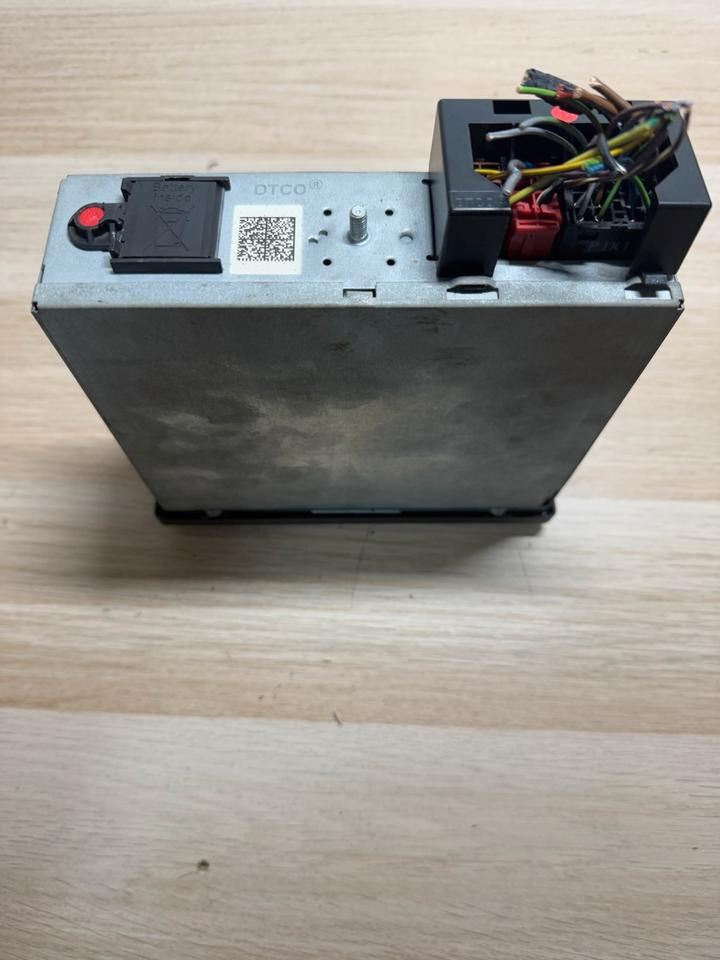 Mercedes Benz Actros MP4 VDO Tachograph A0014469033 - Tahograf: slika 3 Mercedes Benz Actros MP4 VDO Tachograph A0014469033 - Tahograf: slika 3