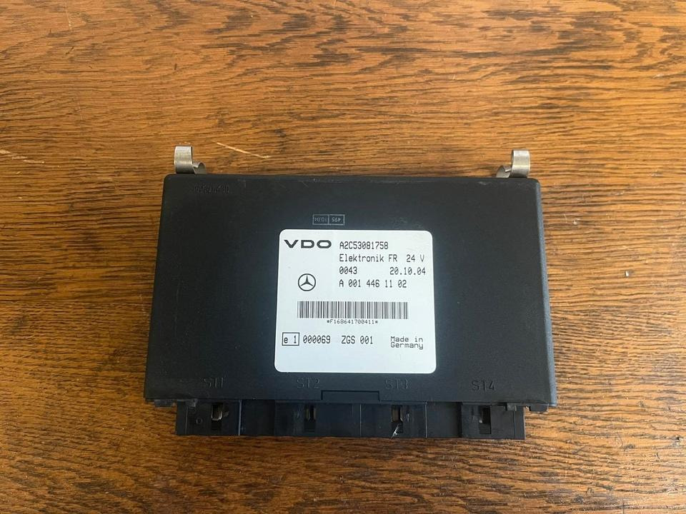 Mercedes-Benz VDO Elektronik FR Steuergerät A0014461102 - Upravljačka jedinica za Kamion: slika 2 Mercedes-Benz VDO Elektronik FR Steuergerät A0014461102 - Upravljačka jedinica za Kamion: slika 2