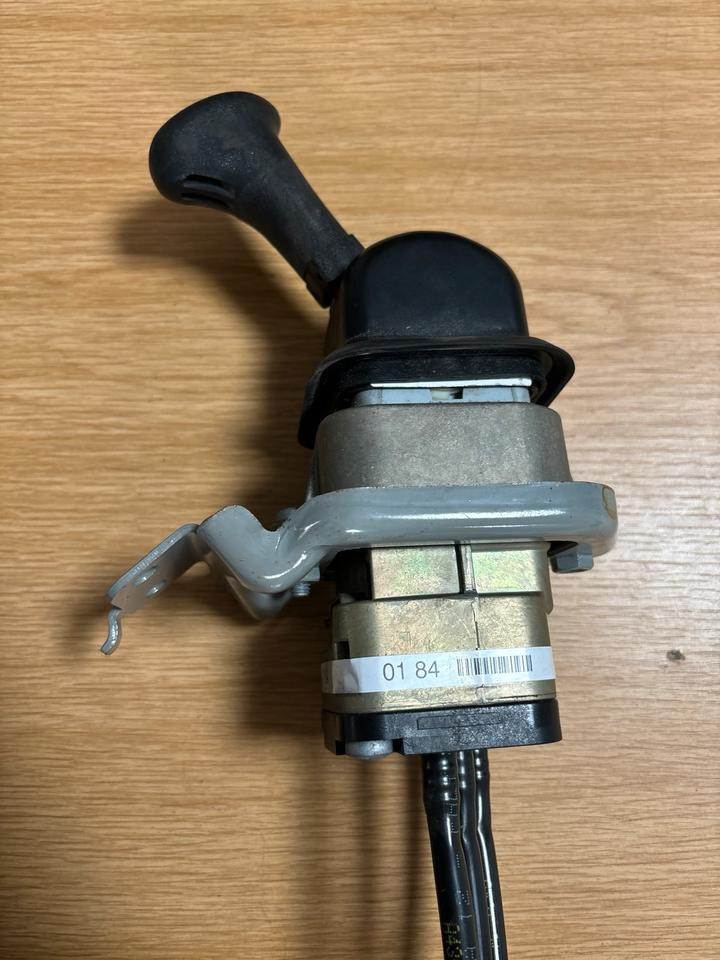 Mercedes KNORR-BREMSE Bremsventil Handbremsventil A0004200184 - Ručica menjača za Kamion: slika 2 Mercedes KNORR-BREMSE Bremsventil Handbremsventil A0004200184 - Ručica menjača za Kamion: slika 2