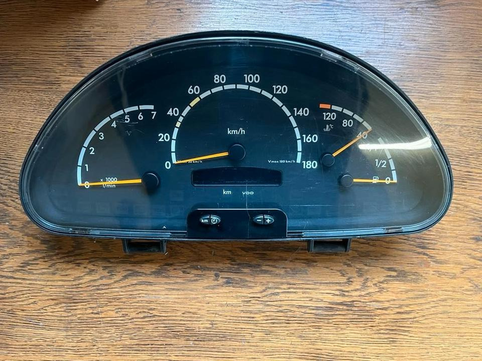 Mercedes Sprinter Kombiinstrument Tacho A0014460721 - Komandna tabla za Kamion: slika 1 Mercedes Sprinter Kombiinstrument Tacho A0014460721 - Komandna tabla za Kamion: slika 1