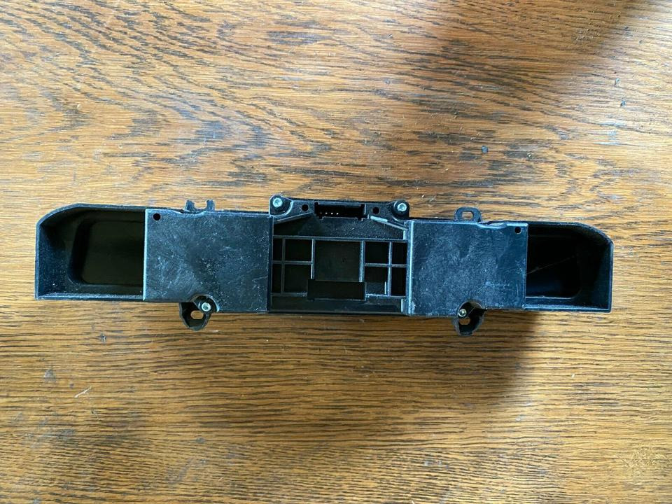 Mercedes Sprinter Warnblinkanlage Schalter A 906 870 10 10 - Kabina i enterijer za Kamion: slika 2 Mercedes Sprinter Warnblinkanlage Schalter A 906 870 10 10 - Kabina i enterijer za Kamion: slika 2