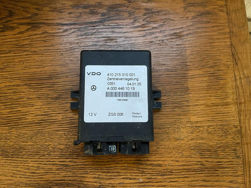 Mercedes VDO Zentralverriegelung Steuergerät A0004461019 - Upravljačka jedinica za Kamion: slika 1 Mercedes VDO Zentralverriegelung Steuergerät A0004461019 - Upravljačka jedinica za Kamion: slika 1