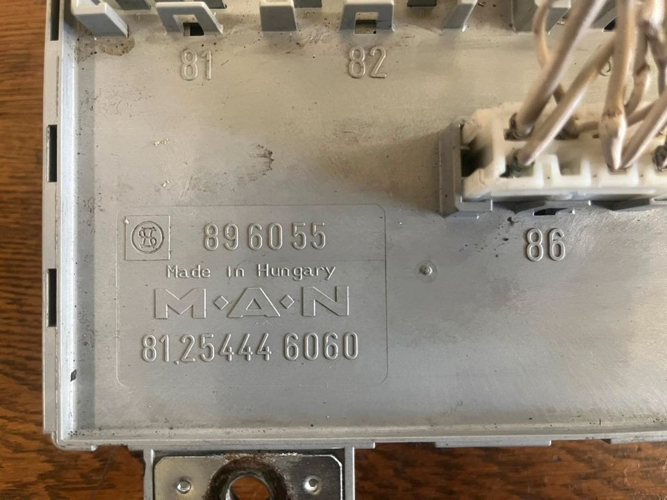 MAN L2000 Sicherungskasten 81.25444.6060 - Rezervni deo: slika 3 MAN L2000 Sicherungskasten 81.25444.6060 - Rezervni deo: slika 3