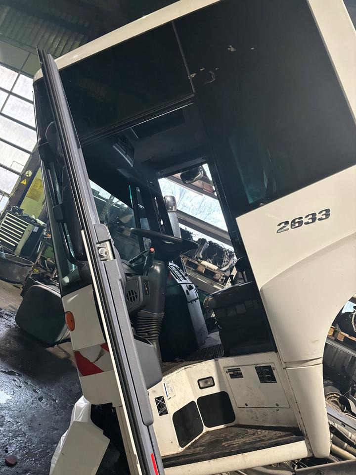 Mercedes-Benz Econic Müllwagen Kabine mit Frontpaket - Rezervni deo: slika 4 Mercedes-Benz Econic Müllwagen Kabine mit Frontpaket - Rezervni deo: slika 4