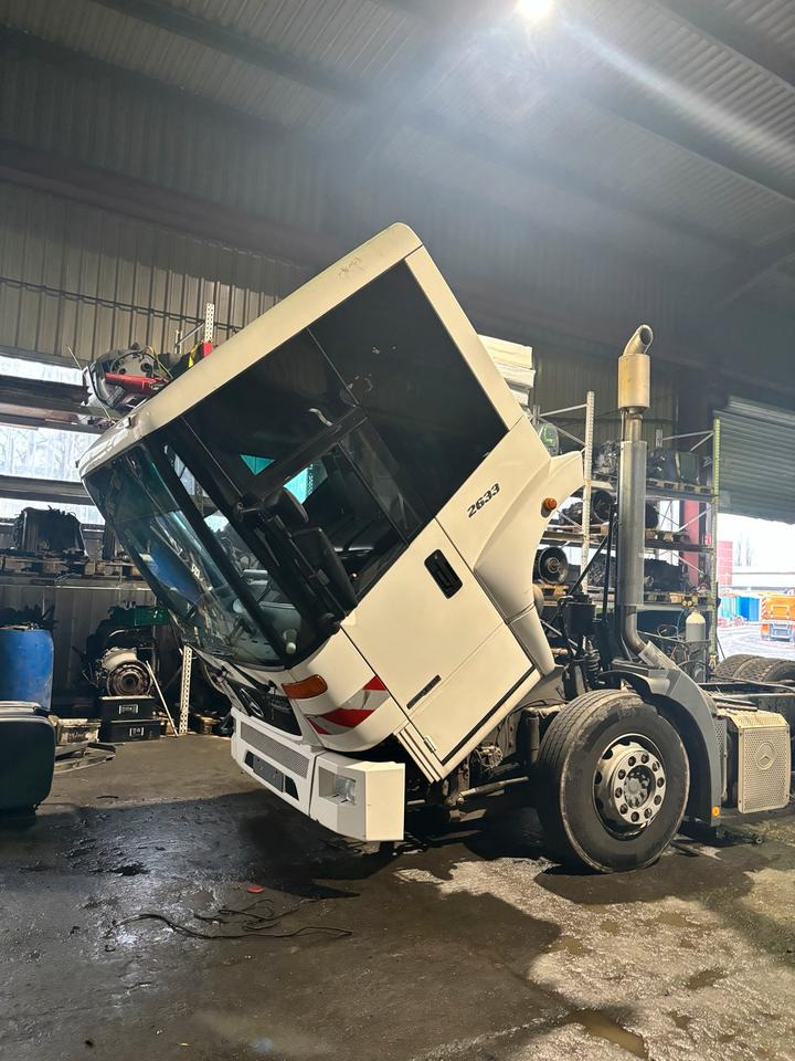 Mercedes-Benz Econic Müllwagen Kabine mit Frontpaket - Rezervni deo: slika 2 Mercedes-Benz Econic Müllwagen Kabine mit Frontpaket - Rezervni deo: slika 2