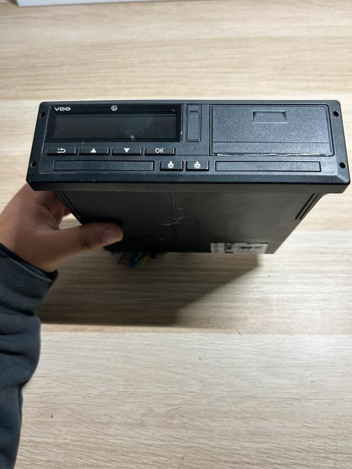 VDO Tachograph A3C0539590020 / A2C16768800 - Rezervni deo: slika 2 VDO Tachograph A3C0539590020 / A2C16768800 - Rezervni deo: slika 2