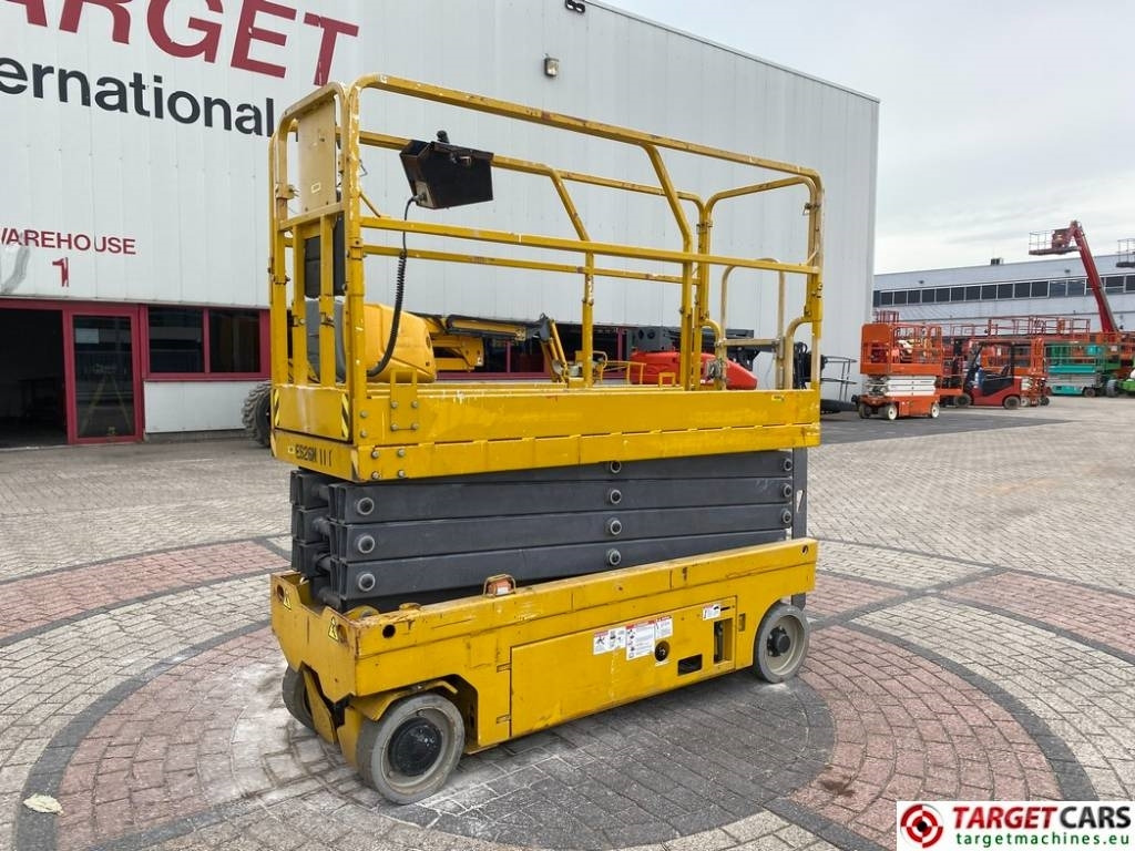 GMG 2632-ED Electric Scissor 2632ED Work Lift 983cm - Lift u obliku makaza: slika 1 GMG 2632-ED Electric Scissor 2632ED Work Lift 983cm - Lift u obliku makaza: slika 1