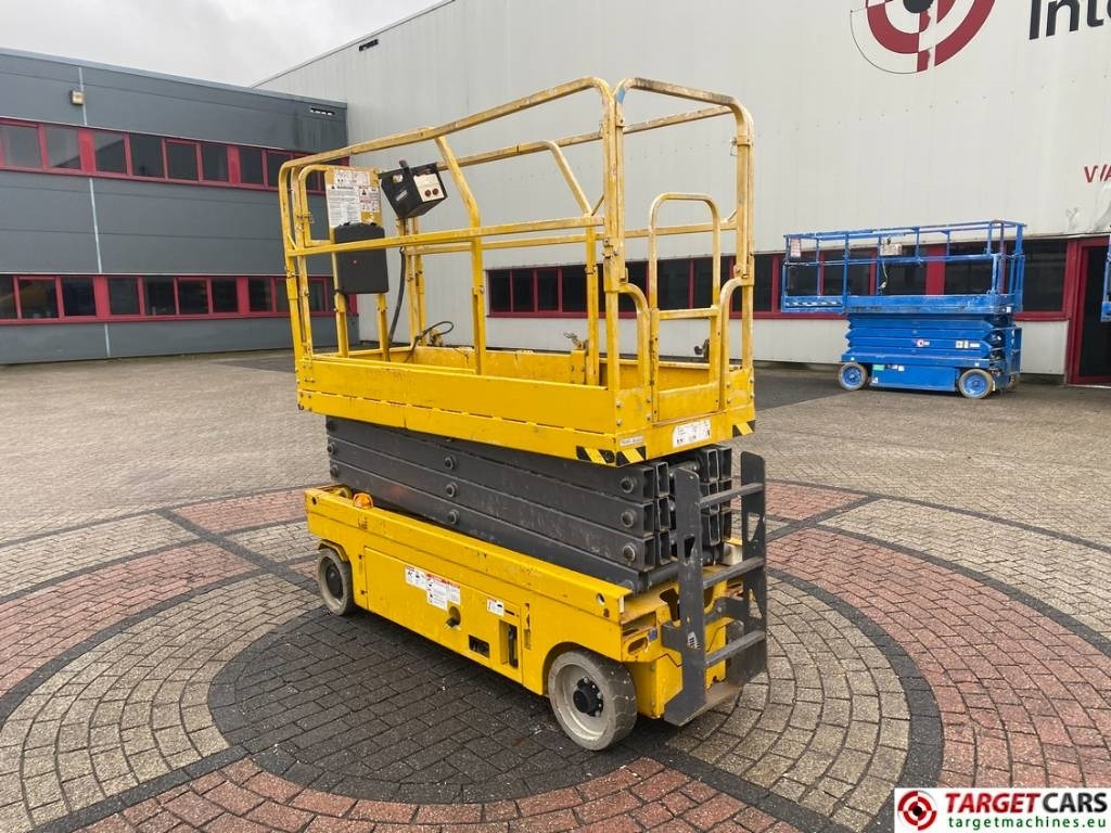 GMG 2632-ED Electric Scissor Work Lift 983cm - Lift u obliku makaza: slika 4 GMG 2632-ED Electric Scissor Work Lift 983cm - Lift u obliku makaza: slika 4