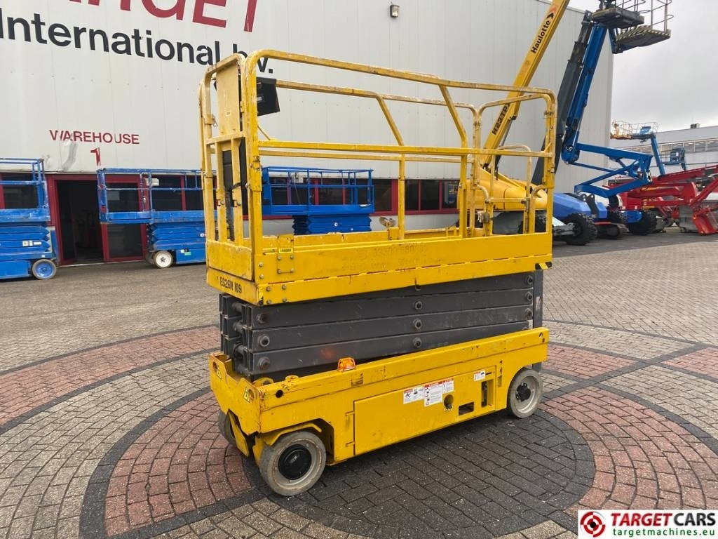 GMG 2632-ED Electric Scissor Work Lift 983cm - Lift u obliku makaza: slika 1 GMG 2632-ED Electric Scissor Work Lift 983cm - Lift u obliku makaza: slika 1