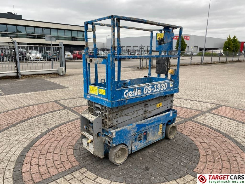 Genie GS-1932 Electric Scissor Work Lift 779cm - Lift u obliku makaza: slika 2 Genie GS-1932 Electric Scissor Work Lift 779cm - Lift u obliku makaza: slika 2
