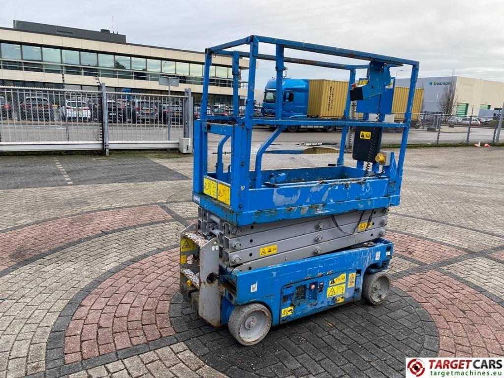 Genie GS-1932 Electric Scissor Work Lift 779cm - Lift u obliku makaza: slika 3 Genie GS-1932 Electric Scissor Work Lift 779cm - Lift u obliku makaza: slika 3