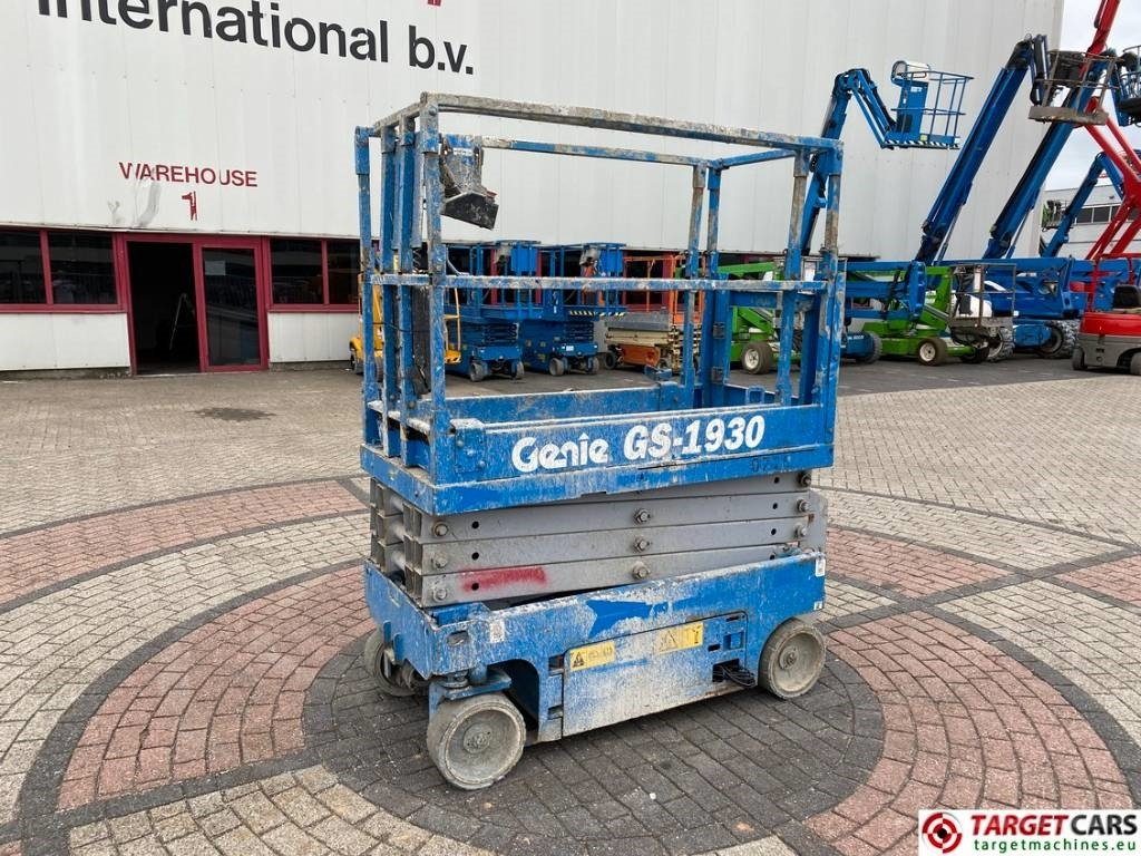 Genie GS-1932 Electric Scissor Work Lift 779cm - Lift u obliku makaza: slika 1 Genie GS-1932 Electric Scissor Work Lift 779cm - Lift u obliku makaza: slika 1