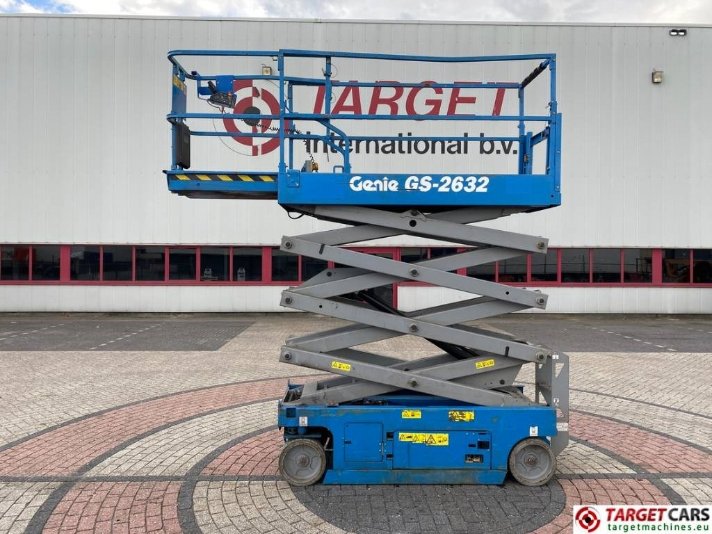 Genie GS-2632 Electric Scissor Work Lift 992cm - Lift u obliku makaza: slika 5 Genie GS-2632 Electric Scissor Work Lift 992cm - Lift u obliku makaza: slika 5