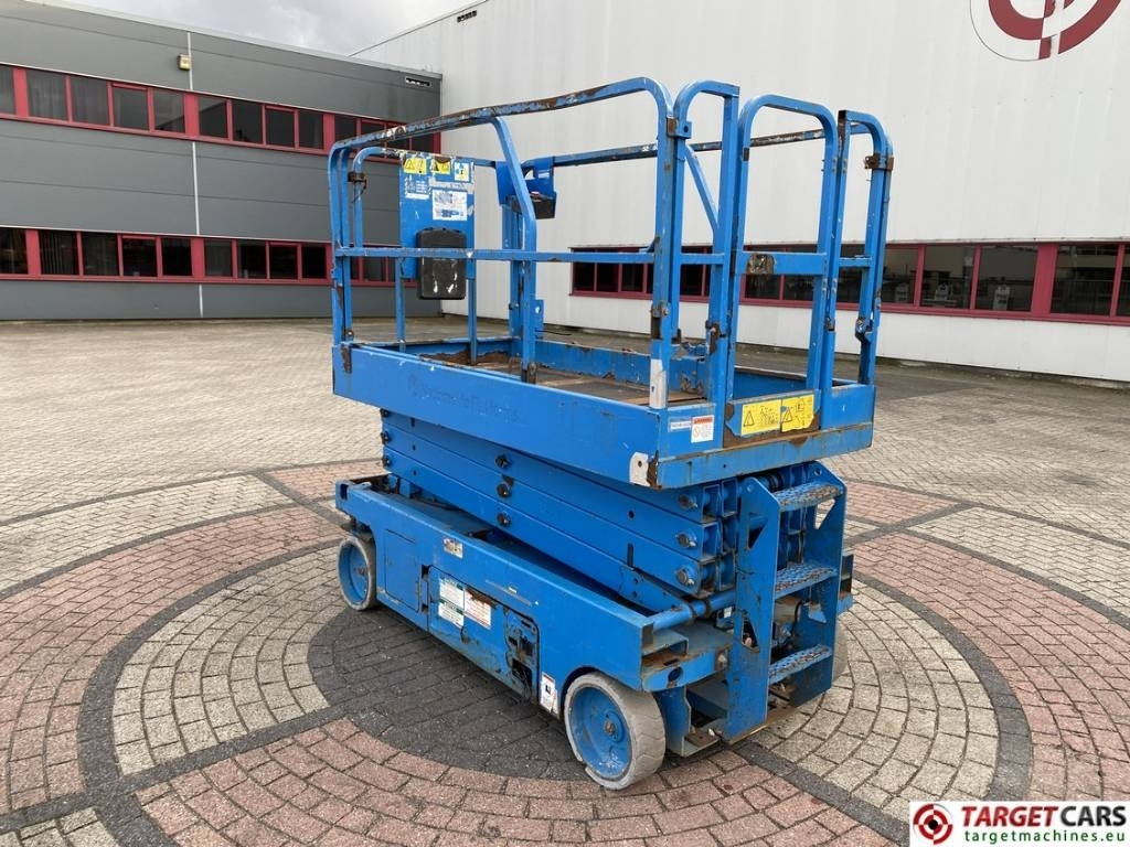 Genie GS-2646 Electric 2646 Scissor Work Lift 992cm - Lift u obliku makaza: slika 4 Genie GS-2646 Electric 2646 Scissor Work Lift 992cm - Lift u obliku makaza: slika 4