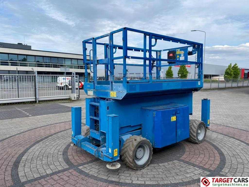 Genie GS-4069DC Electric 4x4 Scissor Work Lift 1412cm - Lift u obliku makaza: slika 3 Genie GS-4069DC Electric 4x4 Scissor Work Lift 1412cm - Lift u obliku makaza: slika 3