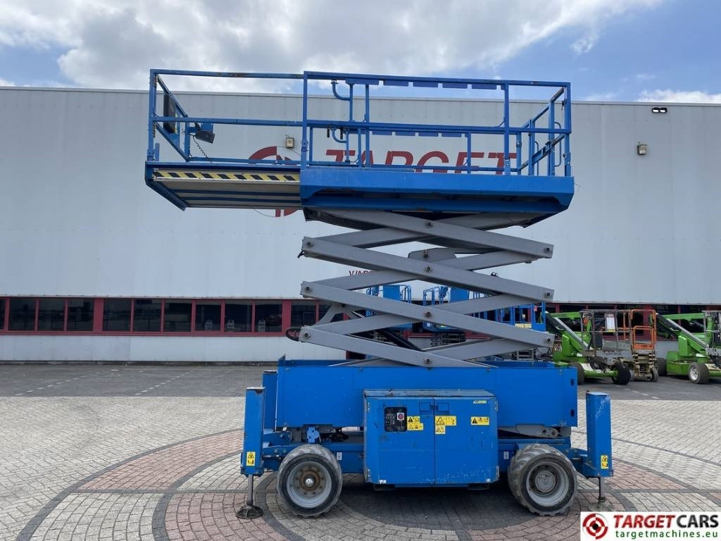 Genie GS-4069DC Electric Scissor Work Lift 1412cm - Lift u obliku makaza: slika 5 Genie GS-4069DC Electric Scissor Work Lift 1412cm - Lift u obliku makaza: slika 5