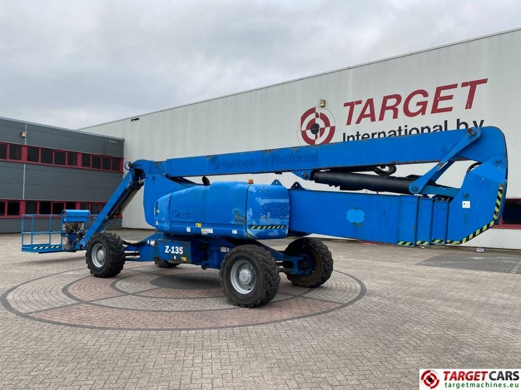 Genie Z-135/70 Articulated 4x4x4 Diesel Boom Lift 4315cm - Zglobna platforma: slika 4 Genie Z-135/70 Articulated 4x4x4 Diesel Boom Lift 4315cm - Zglobna platforma: slika 4