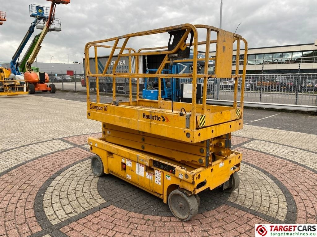 Haulotte Compact 10 Electric Scissor Work Lift 1015cm  - Lift u obliku makaza: slika 2 Haulotte Compact 10 Electric Scissor Work Lift 1015cm  - Lift u obliku makaza: slika 2