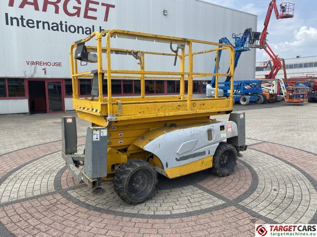 Haulotte Compact 10DX Diesel 4x4 Scissor 1015cm DEFECT - Lift u obliku makaza: slika 1 Haulotte Compact 10DX Diesel 4x4 Scissor 1015cm DEFECT - Lift u obliku makaza: slika 1