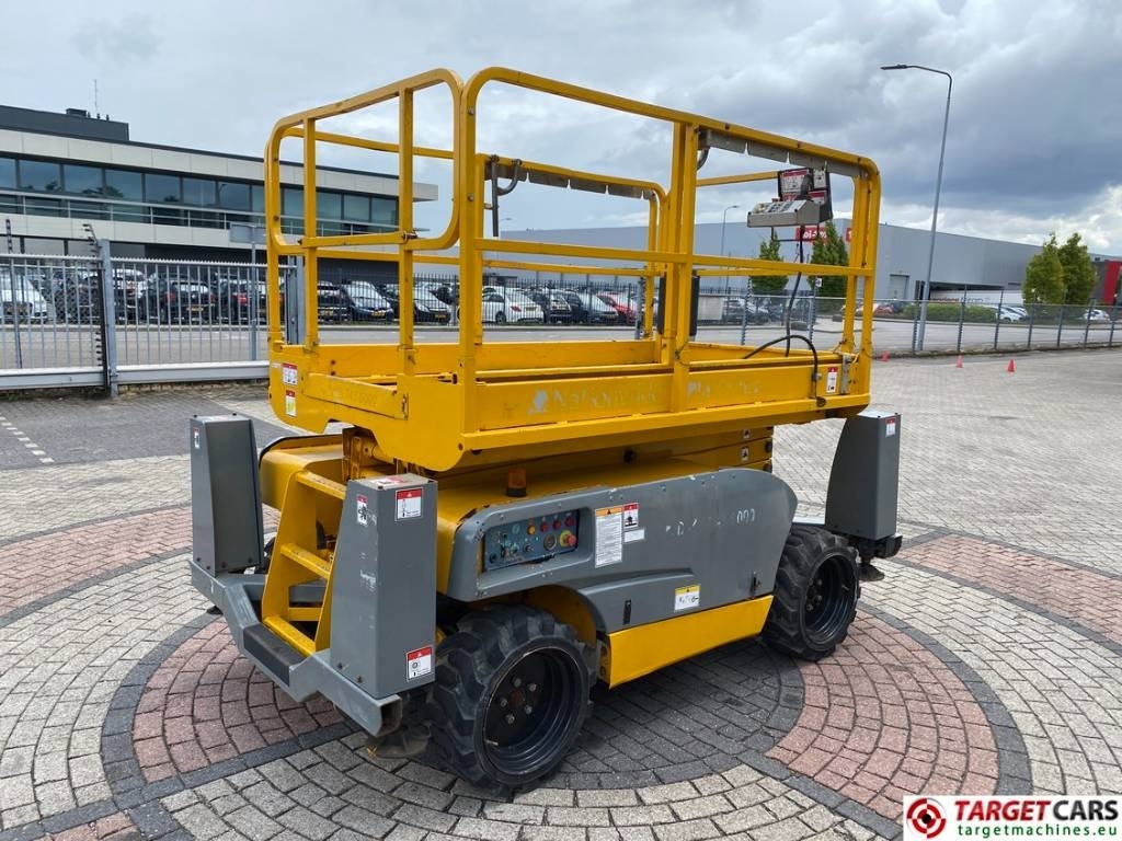 Haulotte Compact 10DX Diesel 4x4 Scissor Work Lift 1015cm - Lift u obliku makaza: slika 3 Haulotte Compact 10DX Diesel 4x4 Scissor Work Lift 1015cm - Lift u obliku makaza: slika 3
