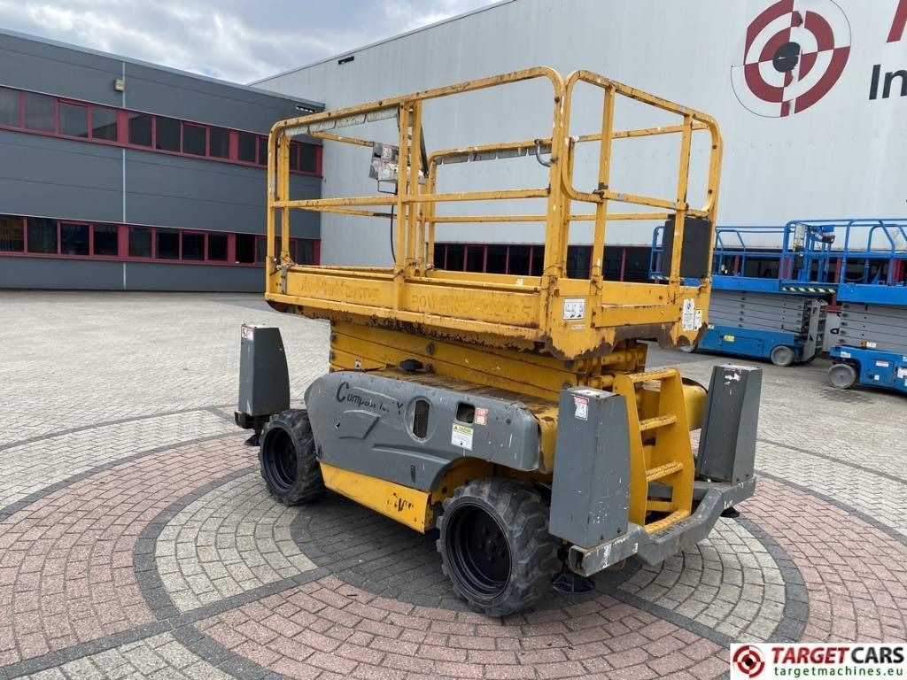 Haulotte Compact 12DX Diesel 4x4 Scissor Work Lift 1206cm - Lift u obliku makaza: slika 4 Haulotte Compact 12DX Diesel 4x4 Scissor Work Lift 1206cm - Lift u obliku makaza: slika 4