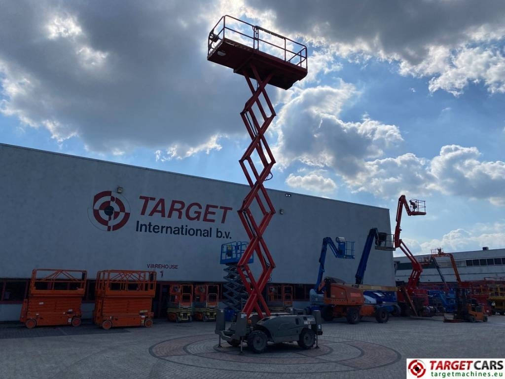 Haulotte Compact 12DX Diesel 4x4 Scissor Work Lift 1206cm  Haulotte Compact 12DX Diesel 4x4 Scissor Work Lift 1206cm: slika 6
