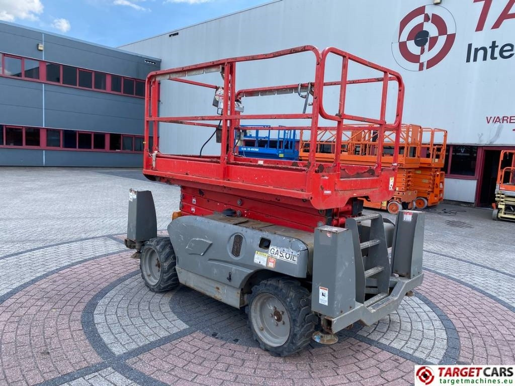 Haulotte Compact 12DX Diesel 4x4 Scissor Work Lift 1206cm - Lift u obliku makaza: slika 4 Haulotte Compact 12DX Diesel 4x4 Scissor Work Lift 1206cm - Lift u obliku makaza: slika 4