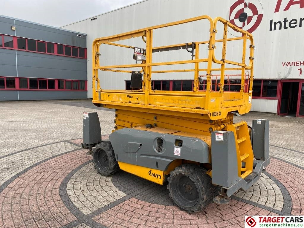 Haulotte Compact 12DX Diesel 4x4 Scissor Work Lift 1206cm - Lift u obliku makaza: slika 4 Haulotte Compact 12DX Diesel 4x4 Scissor Work Lift 1206cm - Lift u obliku makaza: slika 4