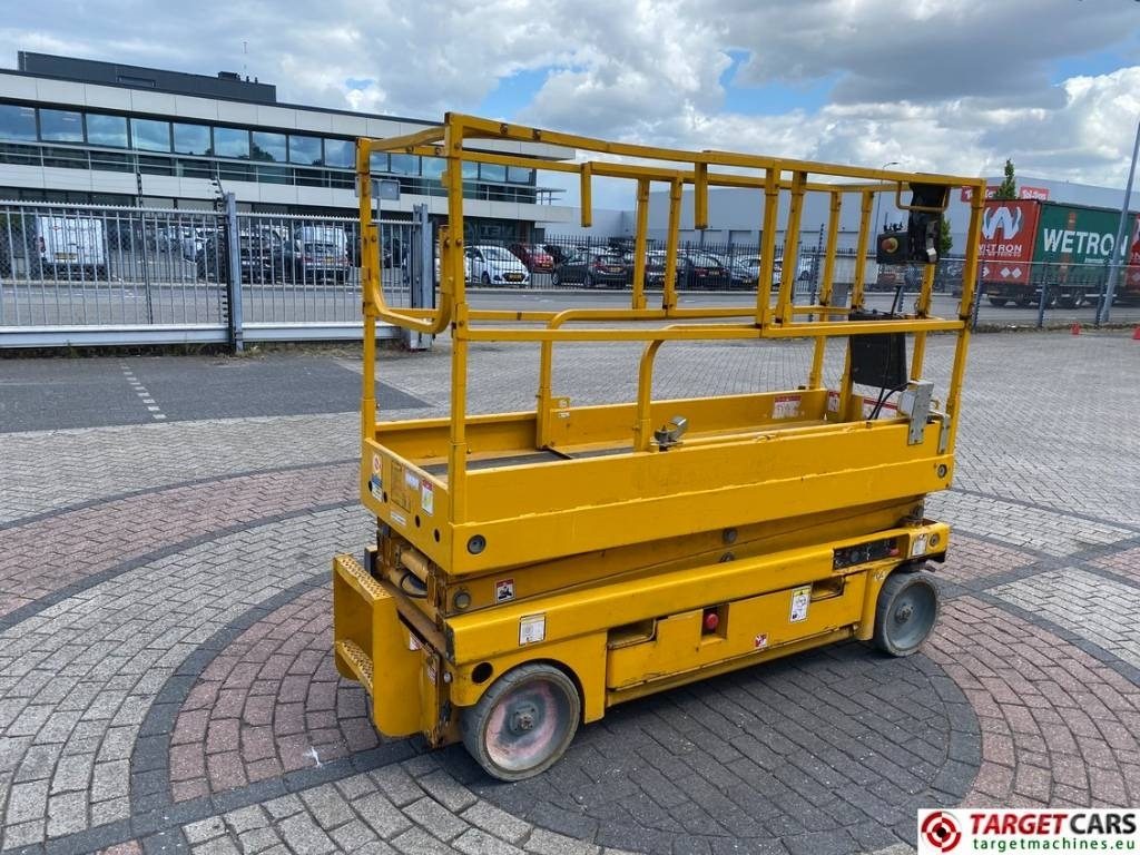Haulotte Compact 8 Electric Scissor Work Lift 818cm - Lift u obliku makaza: slika 3 Haulotte Compact 8 Electric Scissor Work Lift 818cm - Lift u obliku makaza: slika 3