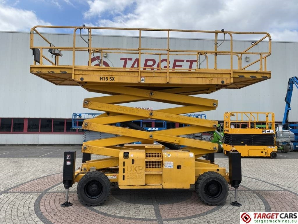 Haulotte H15SXNT Diesel H15SX 4x4 Scissor Work Lift 1500cm - Lift u obliku makaza: slika 5 Haulotte H15SXNT Diesel H15SX 4x4 Scissor Work Lift 1500cm - Lift u obliku makaza: slika 5
