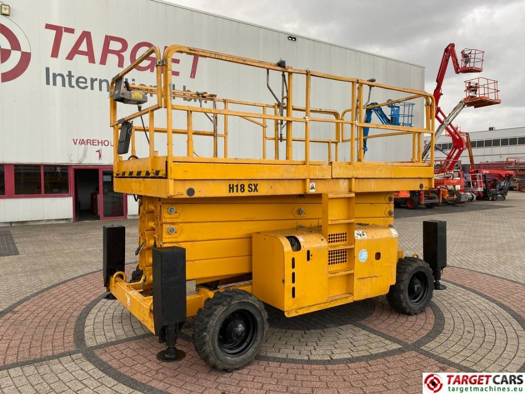 Haulotte H18SDX Diesel H18SX Scissor 4x4 Work Lift 1800cm - Lift u obliku makaza: slika 1 Haulotte H18SDX Diesel H18SX Scissor 4x4 Work Lift 1800cm - Lift u obliku makaza: slika 1