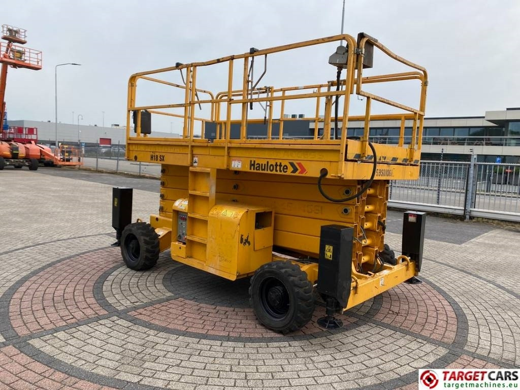Haulotte H18SXNT Diesel H18SX 4x4 Scissor Work Lift 1800cm - Lift u obliku makaza: slika 2 Haulotte H18SXNT Diesel H18SX 4x4 Scissor Work Lift 1800cm - Lift u obliku makaza: slika 2