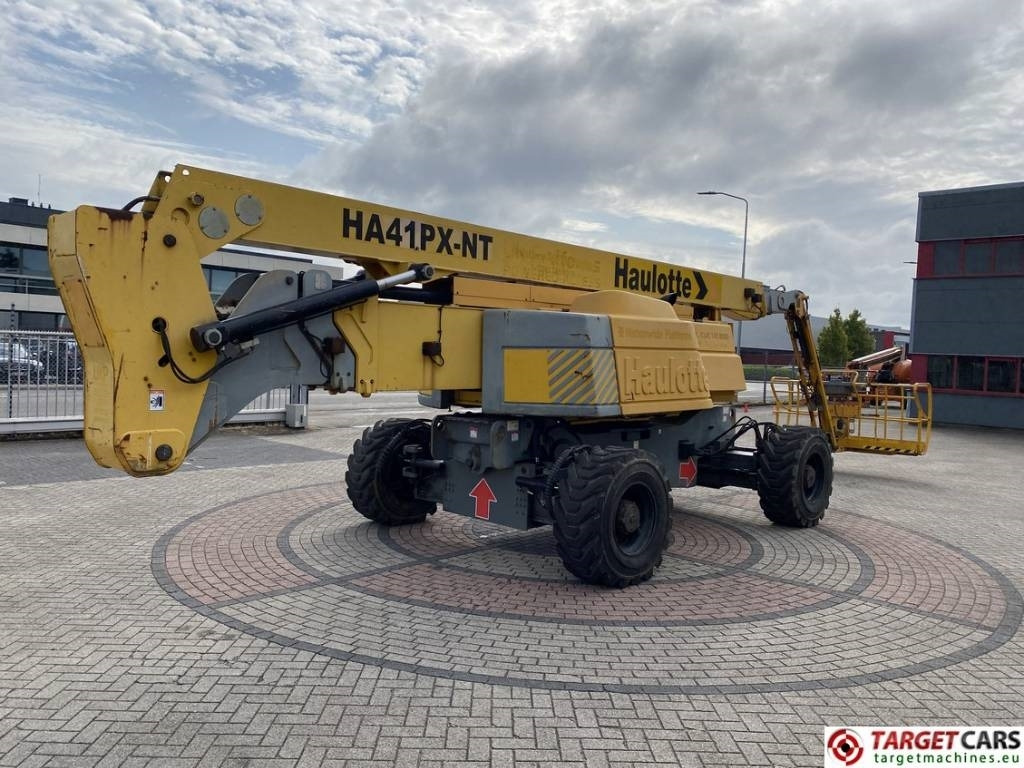 Haulotte HA41PX Articulated 4x4x4 Diesel Boom Work Lift 41M - Zglobna platforma: slika 3 Haulotte HA41PX Articulated 4x4x4 Diesel Boom Work Lift 41M - Zglobna platforma: slika 3